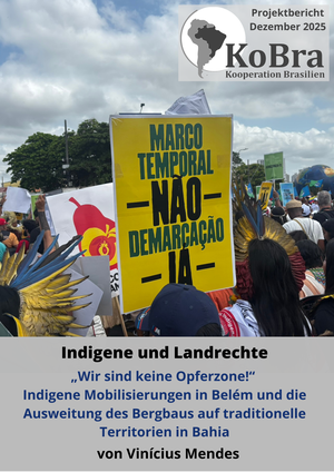 „Wir sind keine Opferzone!“ - Indigene Mobilisierungen in Belém und die Ausweitung des Bergbaus auf traditionelle Territorien in Bahia  Dieses Dossier basiert auf der Brasilienreise der KoBra im Jahr 2025 , die zunächst nach Belém führte, um die zivilgesellschaftlichen und insbesondere indigenen Mobilisierungen rund um die COP 30 zu begleiten. Aktionen wie die Barqueata, die Munduruku Blockade vor der Blue Zone und die Cúpula dos Povos machten die wachsenden Spannungen zwischen internationalem Klimadiskurs und territorialen Realitäten sichtbar. Im Anschluss reiste die KoBra weiter nach Bahia, um im Rahmen einer Mission des Conselho Nacional de Direitos Humanos (CNDH) die Ausweitung des Bergbaus und Windkraftanlagen auf traditionelle Territorien zu dokumentieren. Die Berichte der betroffenen Gemeinschaften zeigen, wie extraktive Projekte Wasserquellen gefährden, soziale Strukturen zerstören und neue Opferzonen der Energiewende schaffen. Das Dossier argumentiert, dass Klimagerechtigkeit ohne territoriale Gerechtigkeit nicht erreichbar ist, und formuliert Empfehlungen an brasilianische, deutsche und europäische Entscheidungsträger*innen.