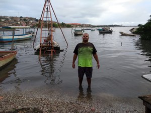 KoBra sammelt Stimmen zur Wahl bei Partnerorganisationen und den sozialen Bewegungen in Brasilien. Die kurzen Momentaufnahmen geben bis Oktober ein Stimmungsbild im Wahljahr 2022 wider. Unsere Mitgliedsgruppe Campo Limpo hat durch ihre Partnerorganisation Sociedade 1. de Maio aus Novo Alagados von Salvador/BA die Stimmen zur Wahl von einigen Einwohner*innen der Gemeinde Novo Alagados eingefangen.  KoBra recolhe vozes do Brasil sobre as eleições das organizações parceiras e dos movimentos sociais no Brasil. Os pequenos instantâneos dão uma imagem do estado de espírito no ano eleitoral de 2022 até Outubro. O nosso grupo membro Campo Limpo, através da sua organização parceira Sociedade 1. de Maio de Novo Alagados de Salvador/BA, captou as vozes sobre as eleições de alguns residentes da comunidade de Novo Alagados.