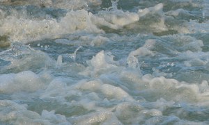 In Brasília wird der Ausbau von auch amazonischen Flüssen zu Wasserstraßen für den kostengünstigeren Transport von Soja, Weizen, Mais und Mineralstoffen nun doch schubartig vorangetrieben - lokale Gemeinschaften von Indigenen und Flussanwohner:innen sind entsetzt und kündigen heftigen Widerstand an.