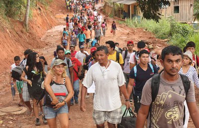 800 Fischerinnen und Fischer blockieren Eingang zur Belo-Monte-Baustelle