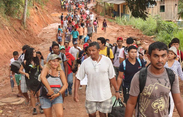 800 Fischerinnen und Fischer blockieren Eingang zur Belo-Monte-Baustelle