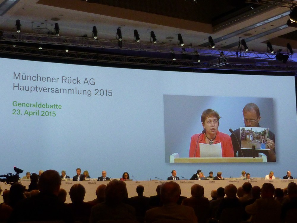 "Wie würden Sie reagieren, wenn eine Baufirma daher kommt und die Münchener Frauenkirche mit Bulldozern einreißt?"