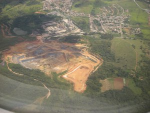 Brasiliens Bergbaubehörde ANM leistet Offenbarungseid wegen Haushaltsmittelkürzung und stellt Vor-Ort-Inspektionen der Bergaufsicht ein: Gefahr für Sicherheit von Dämmen und Tailings, aber auch potentiell massive Haftungsrisiken für den gesamten ESG-Bereich.