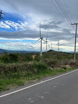 Soziale Bewegungen und Bundesstaatsanwaltschaft von Paraíba unterstützen den aktuellen Landesgesetzesentwurf, der in Paraíba einen Mindestabstand von 1,5 Kilometern zwischen Windkraftanlagen und Gebäuden öffentlicher, gemeinschaftlicher oder privater Nutzung festlegen soll.