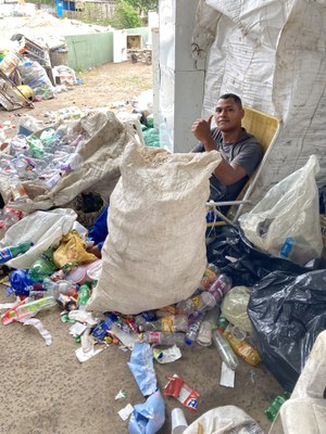 Wir rufen vor jedem Newsletter unsere Mitglieder dazu auf, uns Beiträge zu schicken. Diesmal haben uns 1) ein Nachruf aus der ehemeligen Brasilieninitiative Erlangen,  2) die Nachricht der Vereinsauflösung von Campo Limpo und 3) ein Aufruf zur ehrenamtlichen Mitarbeit bei den Projekten der Brasilieninitiative Freiburg erreicht.