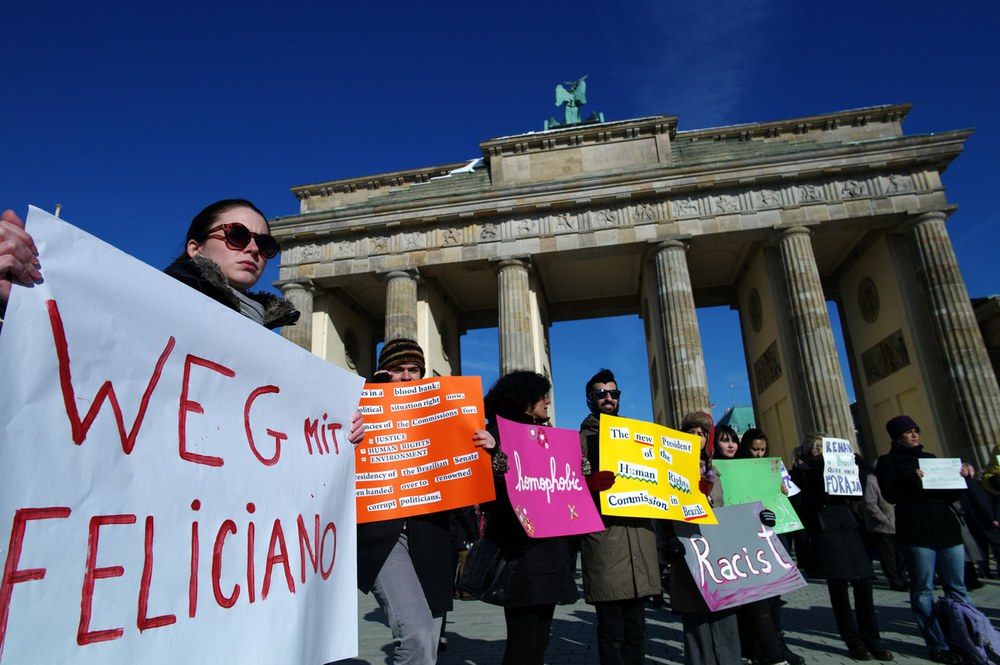 Anhaltender Proteststurm gegen den neuen Vorsitzenden der Menschenrechtskommission im brasilianischen Kongress