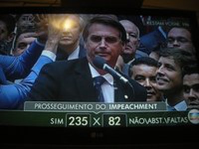 Bolsonaro gewinnt mit seinem faschistischen Diskurs die meisten Stimmen der Wähler*innen