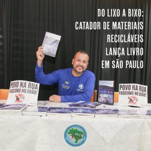 Zur Umdeutung von Müll mittels öffentlicher Politik und der Organisation des Sozialen.  A ressignificação dos resíduos a partir da organização social e políticas publicas  Gemeinsam mit Alexandro Cardoso (MNCR) wollen wir uns in diesem KoBrinar mit den aktuellen Wahlen in Brasilien aus der Perspektive der Catadores befassen und neue Wege nachhaltiger Entwicklung im urbanen Raum diskutieren.   Junto com Alexandro Cardoso (MNCR), queremos olhar para as atuais eleições no Brasil a partir da perspectiva dos Catadores e discutir novas formas de desenvolvimento sustentável no espaço urbano.  Anmeldung an info@kooperation-brasilien.org, Betreff "KoBrinar" Registração por email: info@kooperation-brasilien.org, assunto "KoBrinar"