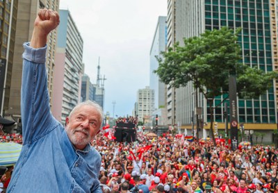 100 Tage Regierung Lula da Silva: Chancen und Herausforderungen für „Einheit und Wiederaufbau“ in Brasilien